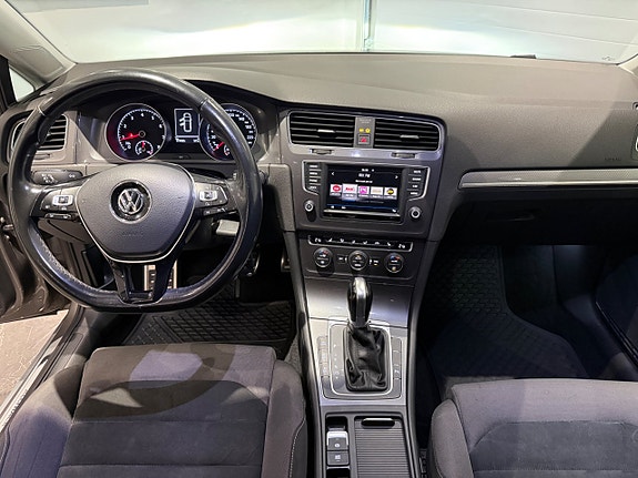 Volkswagen Golf Alltrack 10 of 17