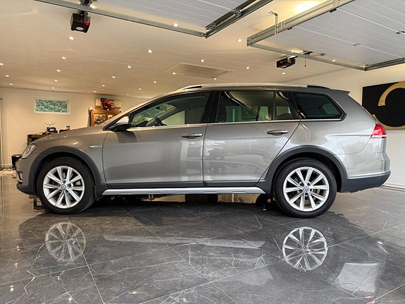 Volkswagen Golf Alltrack 5 of 17