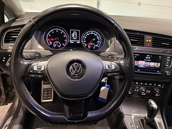Volkswagen Golf Alltrack 13 of 17