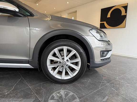 Volkswagen Golf Alltrack 3 of 17