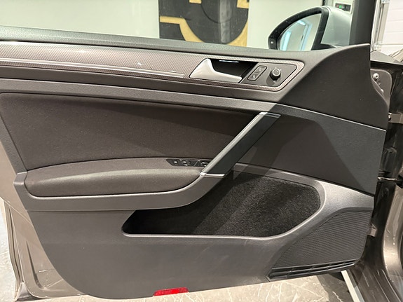 Volkswagen Golf Alltrack 8 of 17