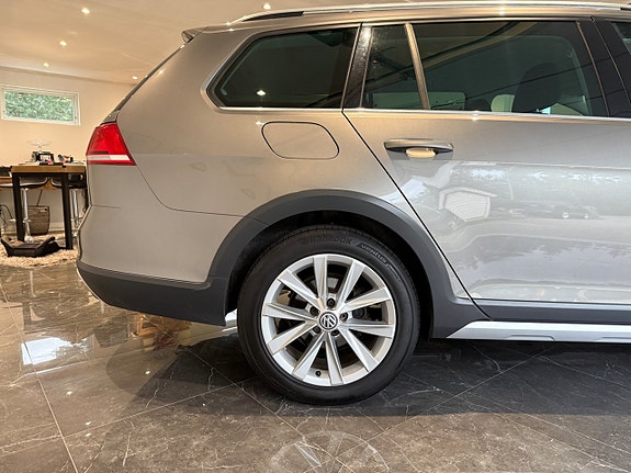Volkswagen Golf Alltrack 4 of 17