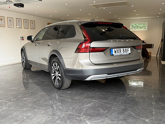Volvo V90 Cross Country 5 of 16