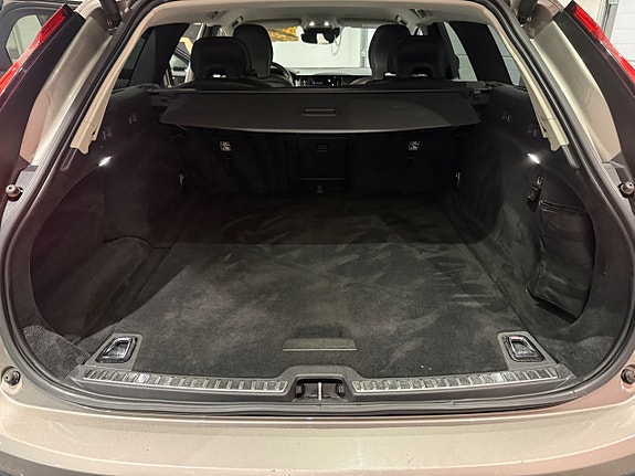 Volvo V90 Cross Country 10 of 16
