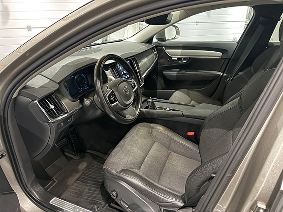 Volvo V90 Cross Country 7 of 16