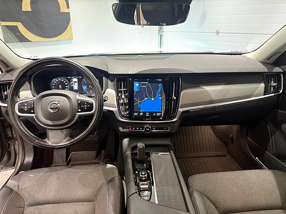 Volvo V90 Cross Country 11 of 16