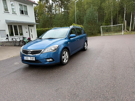 Kia Ceed 2 of 5