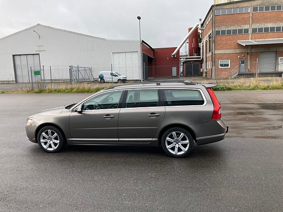 Volvo V70 8 of 22