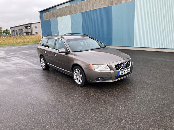 Volvo V70 3 of 22