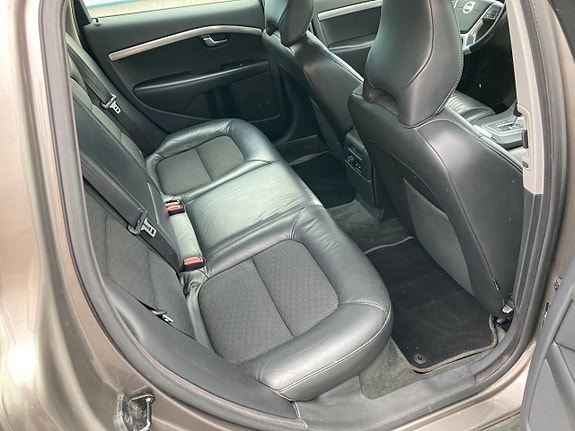 Volvo V70 13 of 22