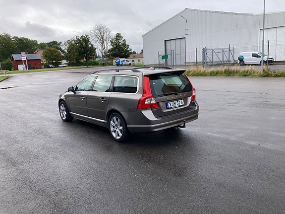 Volvo V70 7 of 22