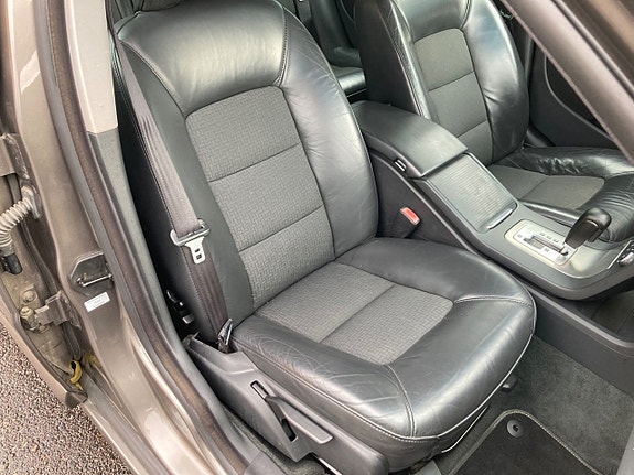 Volvo V70 17 of 22