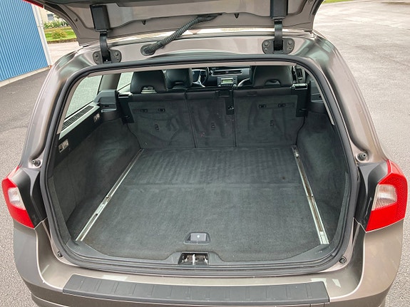 Volvo V70 10 of 22