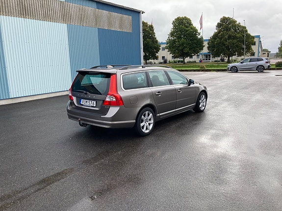 Volvo V70 5 of 22