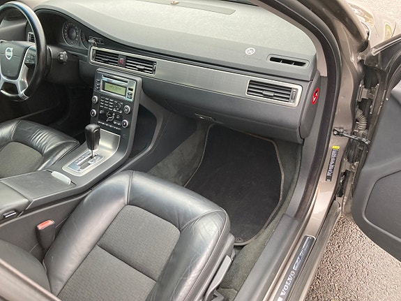 Volvo V70 18 of 22
