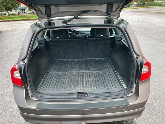 Volvo V70 9 of 22
