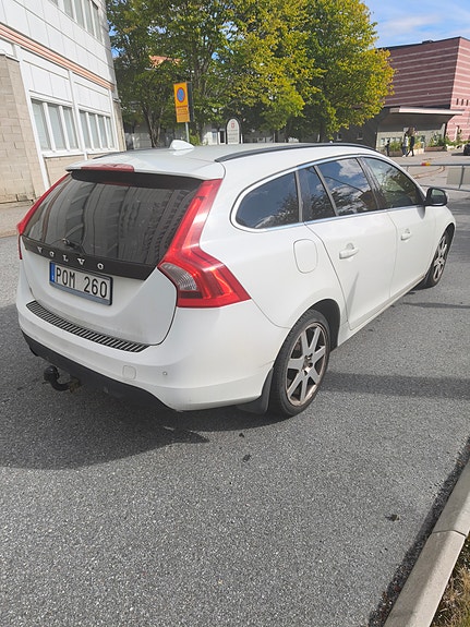 Volvo V60 2 of 2