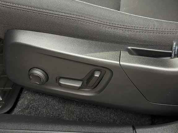 Volvo XC40 16 of 30
