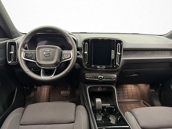 Volvo XC40 21 of 30