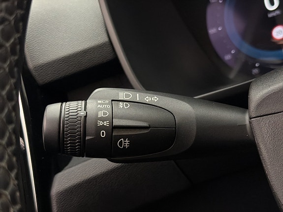 Volvo XC40 17 of 30