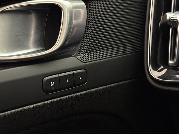 Volvo XC40 14 of 30