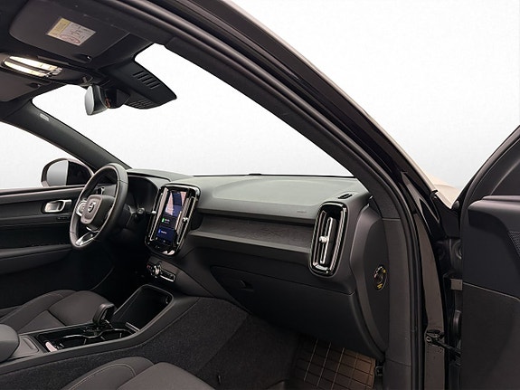 Volvo XC40 29 of 30