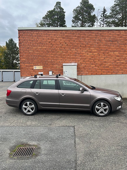 Skoda Superb 3 of 10
