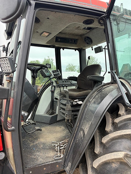 Valtra 6400 4 of 5