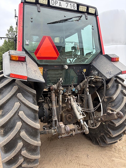 Valtra 6400 2 of 5