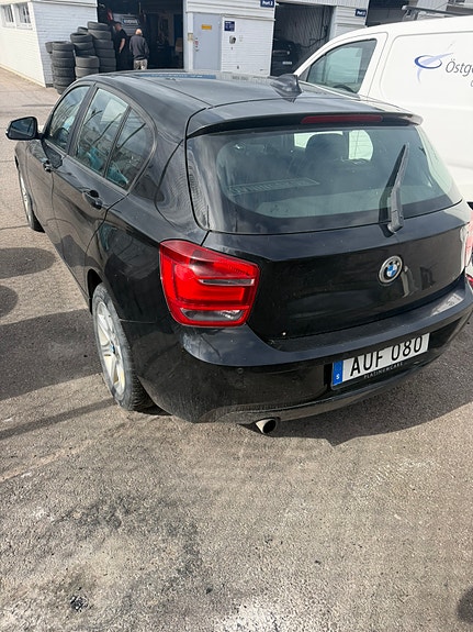 BMW 116i 5 of 9