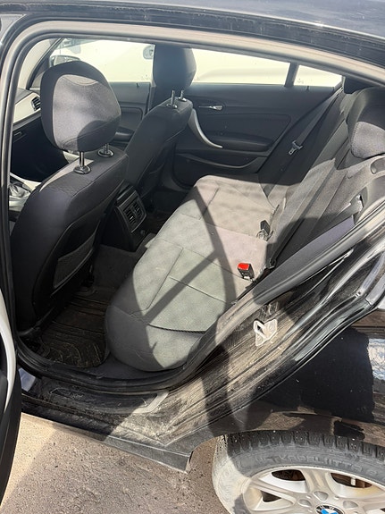 BMW 116i 4 of 9