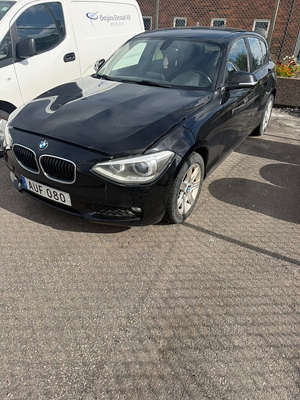 BMW 116i 2 of 9