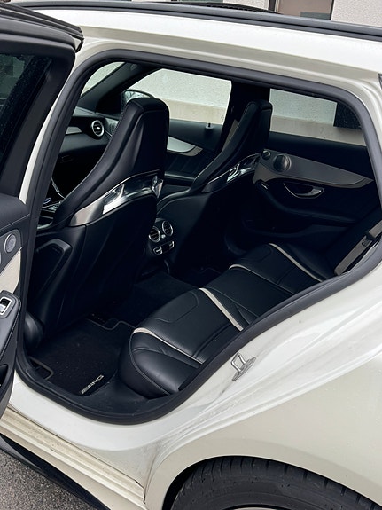 Mercedes-Benz C63 5 of 6