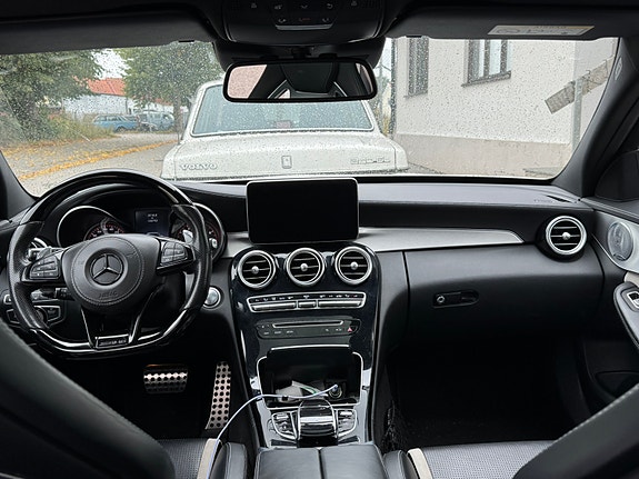 Mercedes-Benz C63 4 of 6