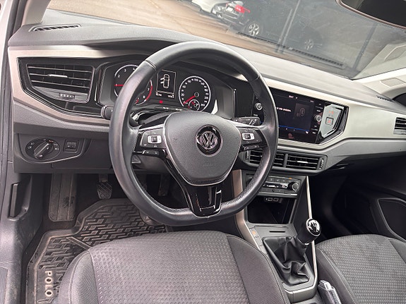 Volkswagen Polo 2 of 9