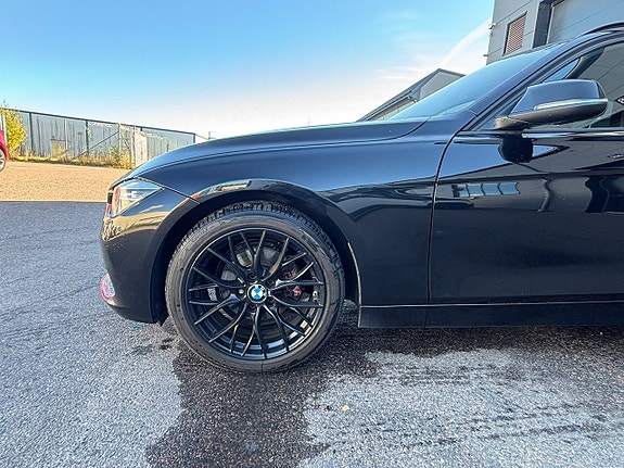 BMW 318d 5 of 17