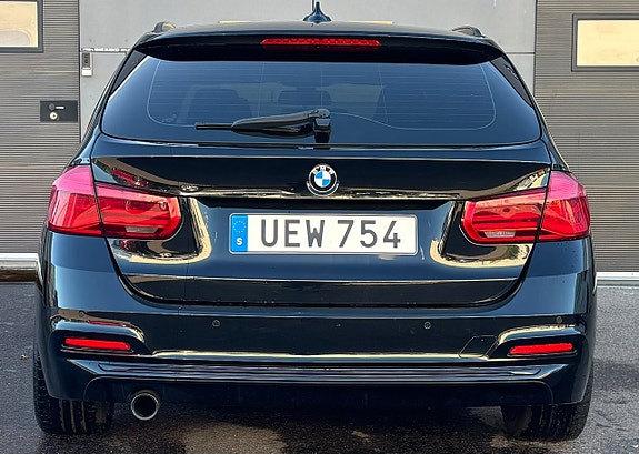 BMW 318d 7 of 17