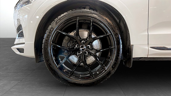 Volvo XC60 9 of 12