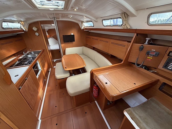 Beneteau Cyclades 39.3 4 of 24