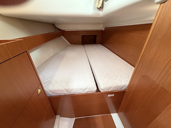 Beneteau Cyclades 39.3 23 of 24
