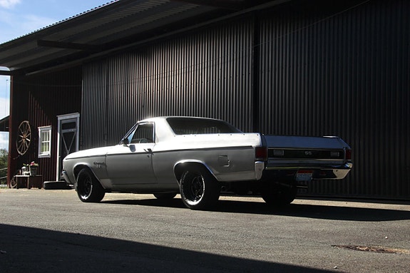 Chevrolet El Camino 4 of 15