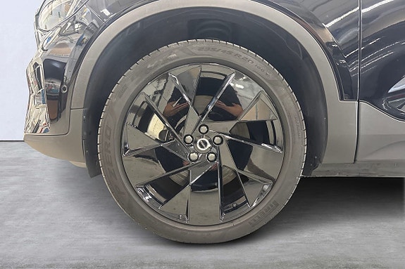 Volvo EX40 14 of 20