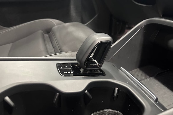 Volvo EX40 15 of 20