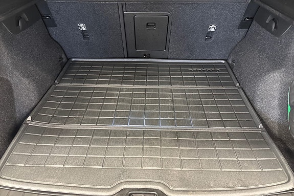 Volvo EX40 13 of 20