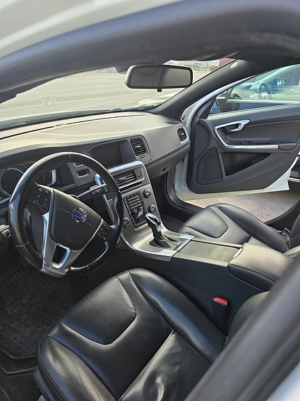 Volvo V60 7 of 10