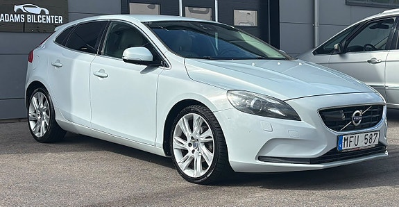 Volvo V40 4 of 12