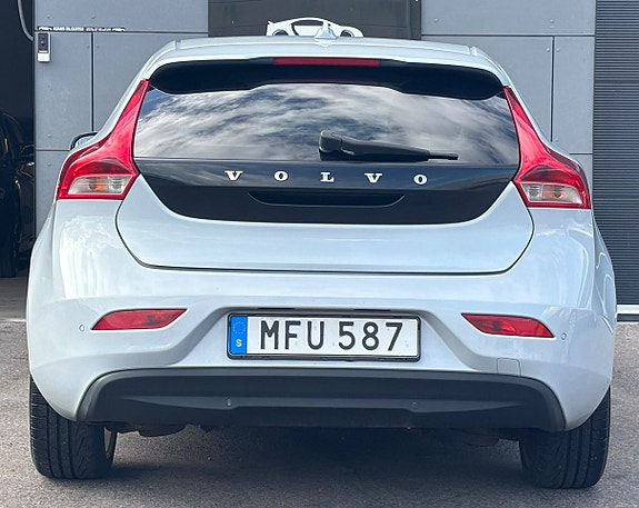 Volvo V40 6 of 12