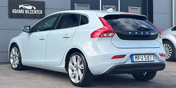 Volvo V40 7 of 12
