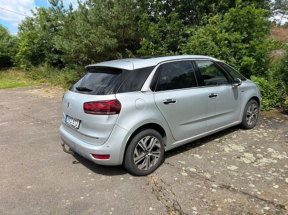 Citroen C4 Picasso 3 of 9