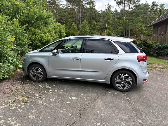 Citroen C4 Picasso 2 of 9